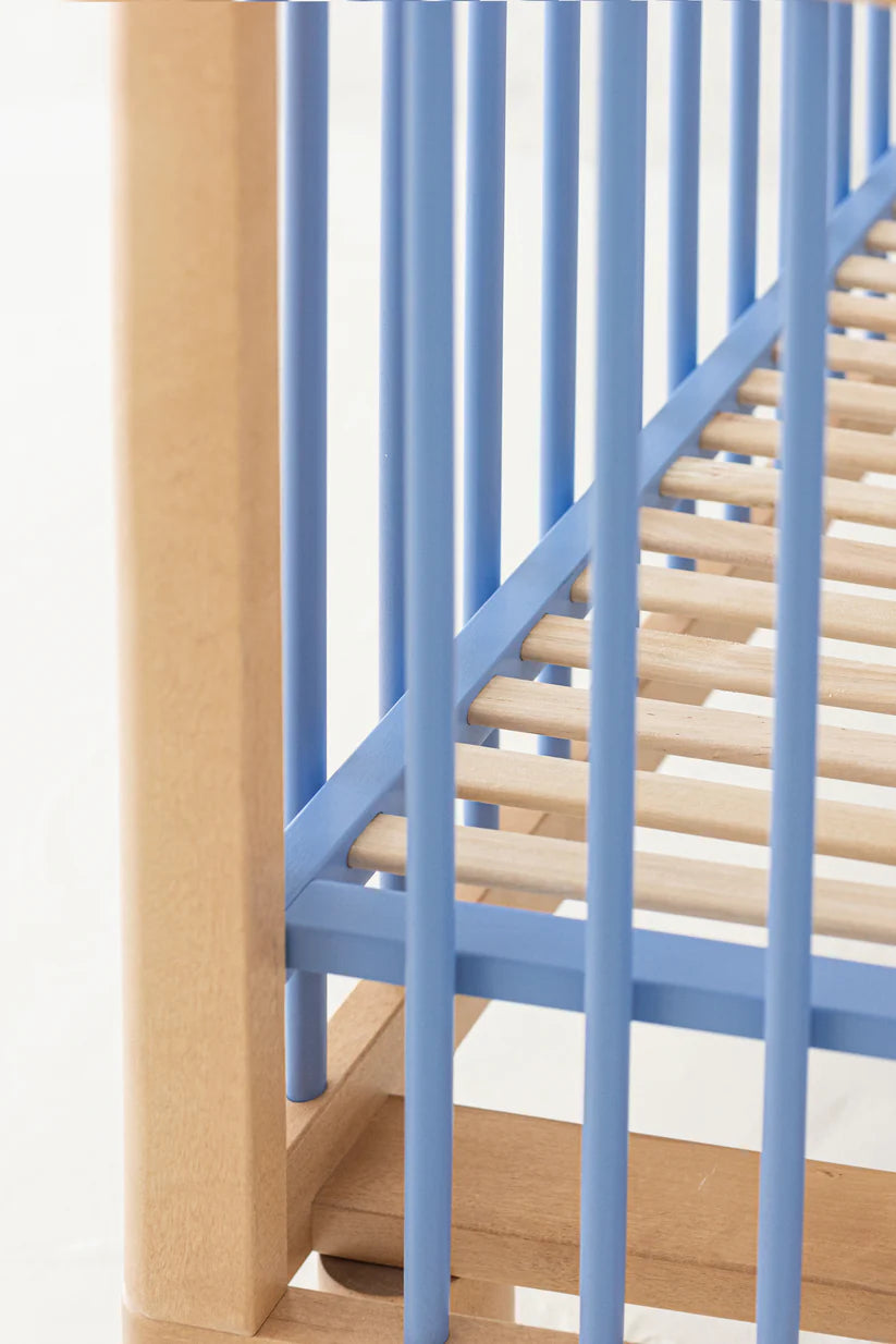 KARL & FRIC Ledikant Nox - Naturel met blauwe spijlen image 5