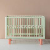 KARL & FRIC Ledikant Nox - Pistache met roze poten - 60x120cm image 2