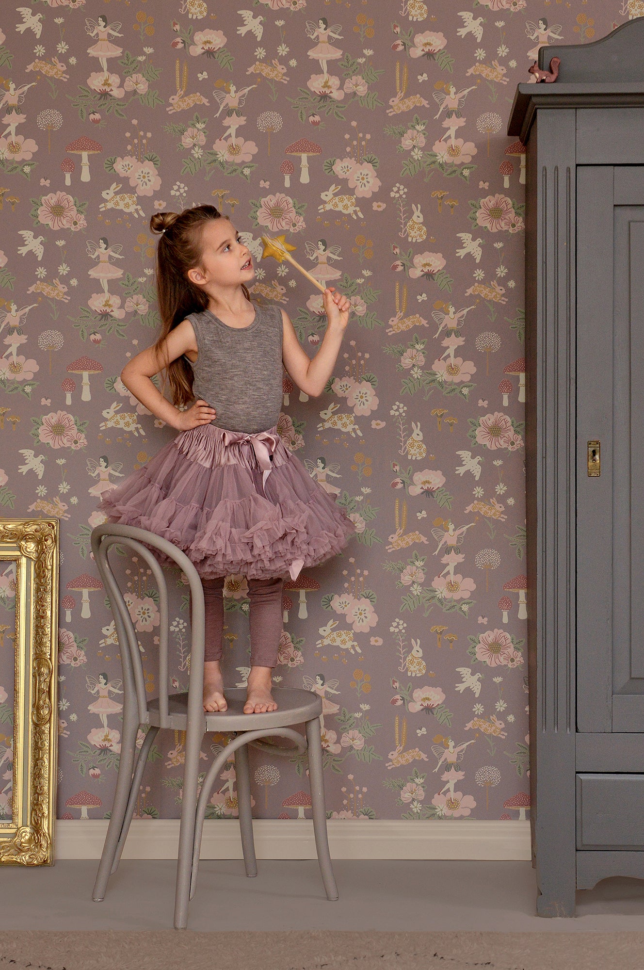 Majvillan Behang - Old Garden - Plum image 0