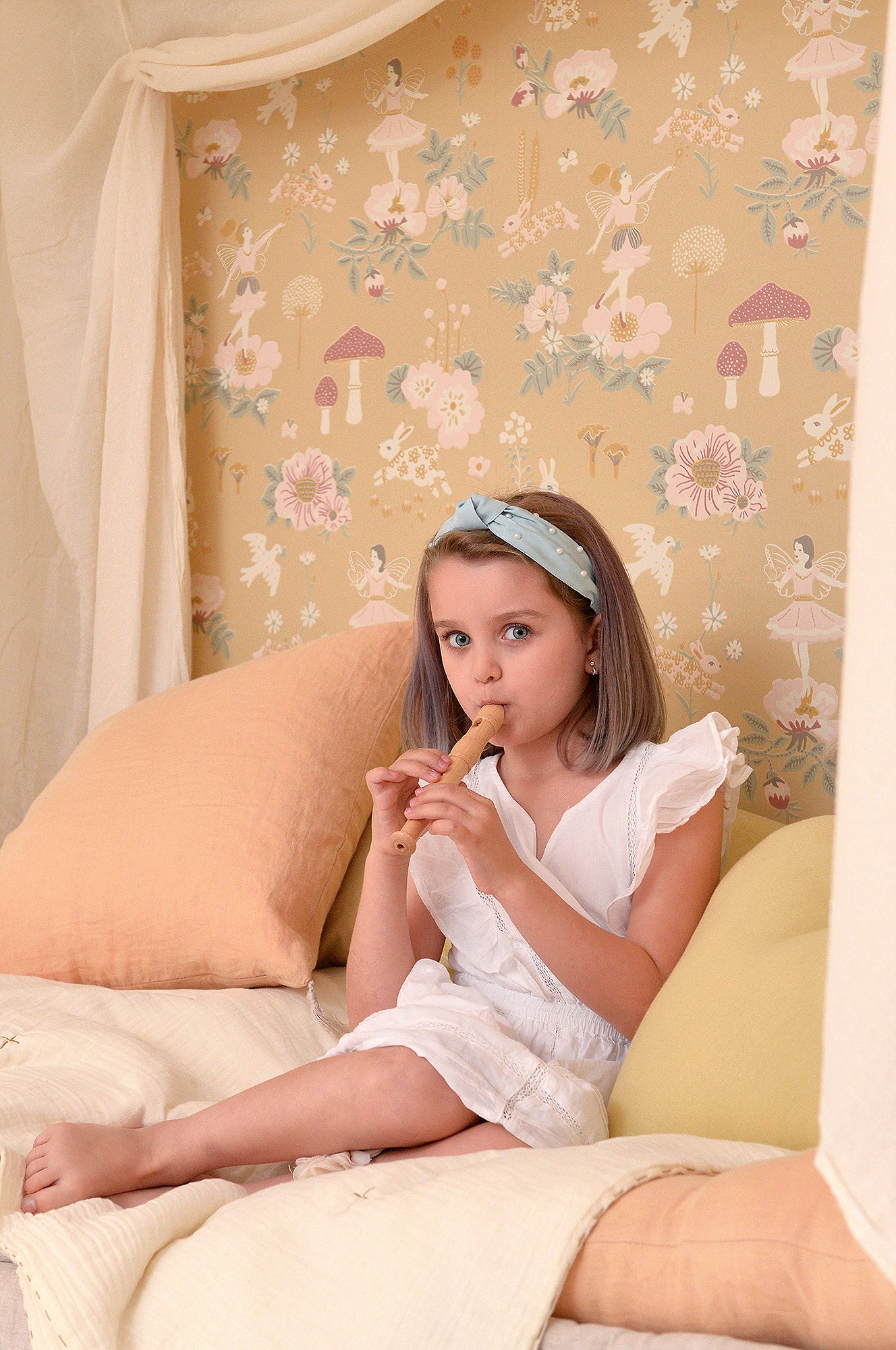 Majvillan Behang - Old Garden - Mellow Yellow image 4