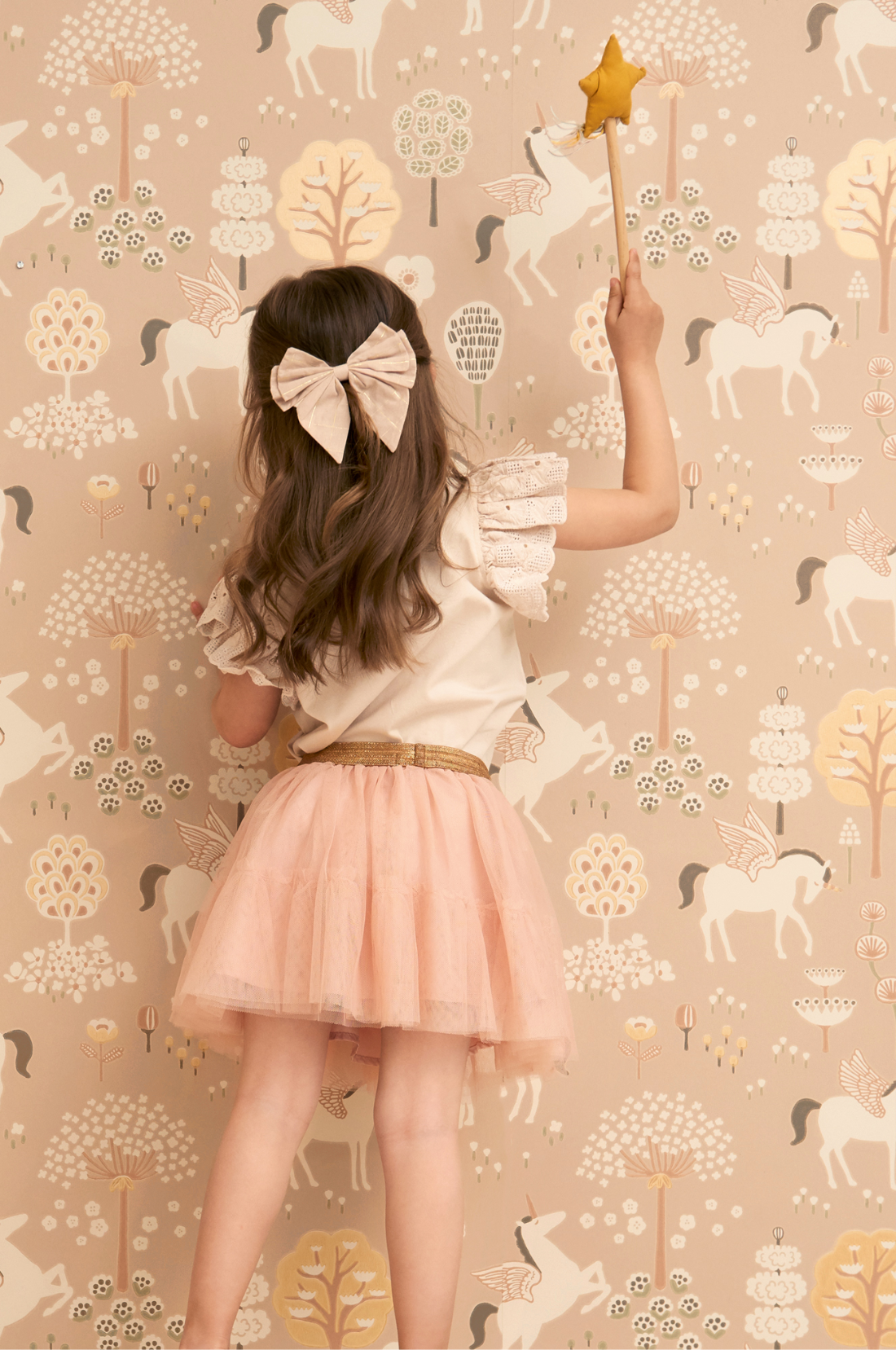 Majvillan Behang - True Unicorns - Old Pink image 5