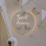 Houten Wandlamp met Vlinders en Naam image 0