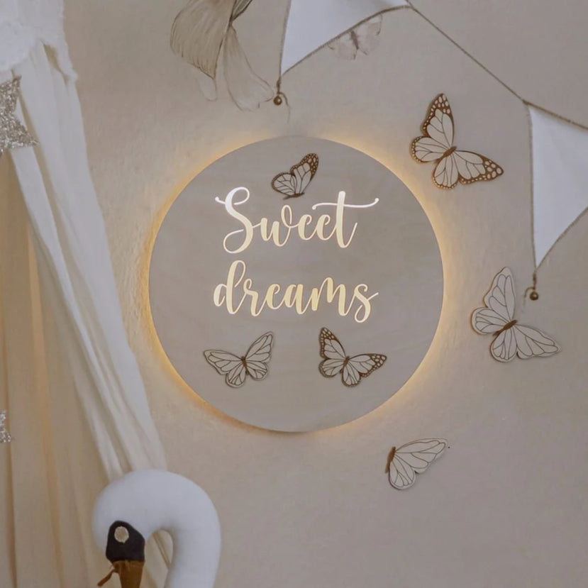 Houten Wandlamp met Vlinders en Naam image 0