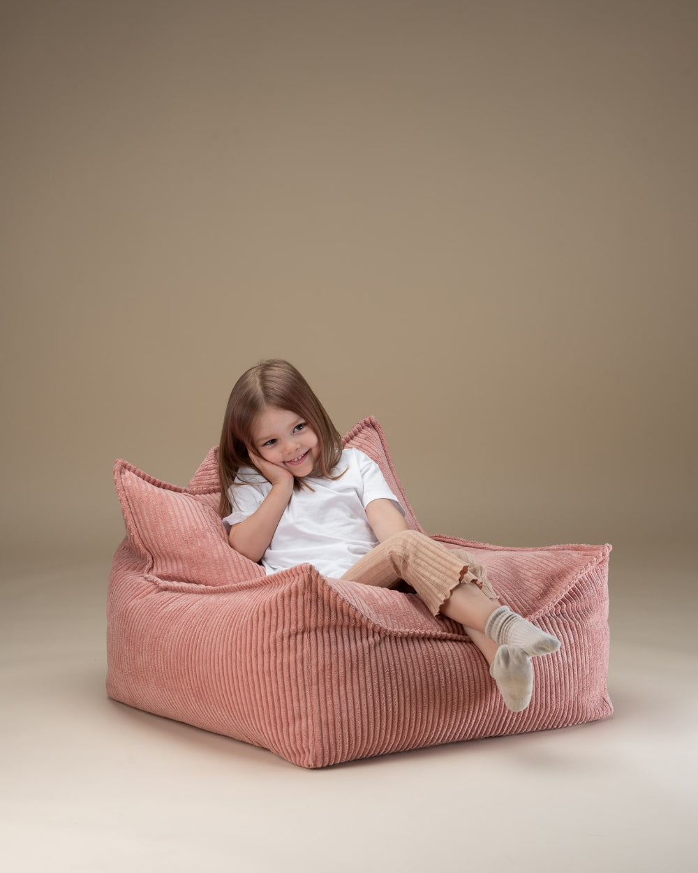 Wigiwama Zitzak voor kinderen - Pink Mousse Beanbag Chair image 1