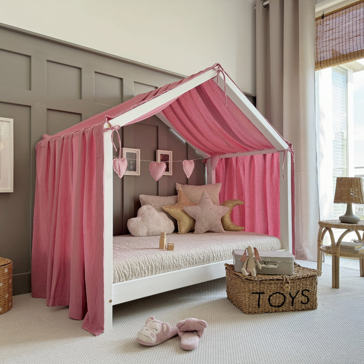 Bedhuisje 140x200 cm – Kinderbed met halve reling meerdere kleuren Bedhuisje 140x200 cm – Kinderbed met halve reling meerdere kleuren