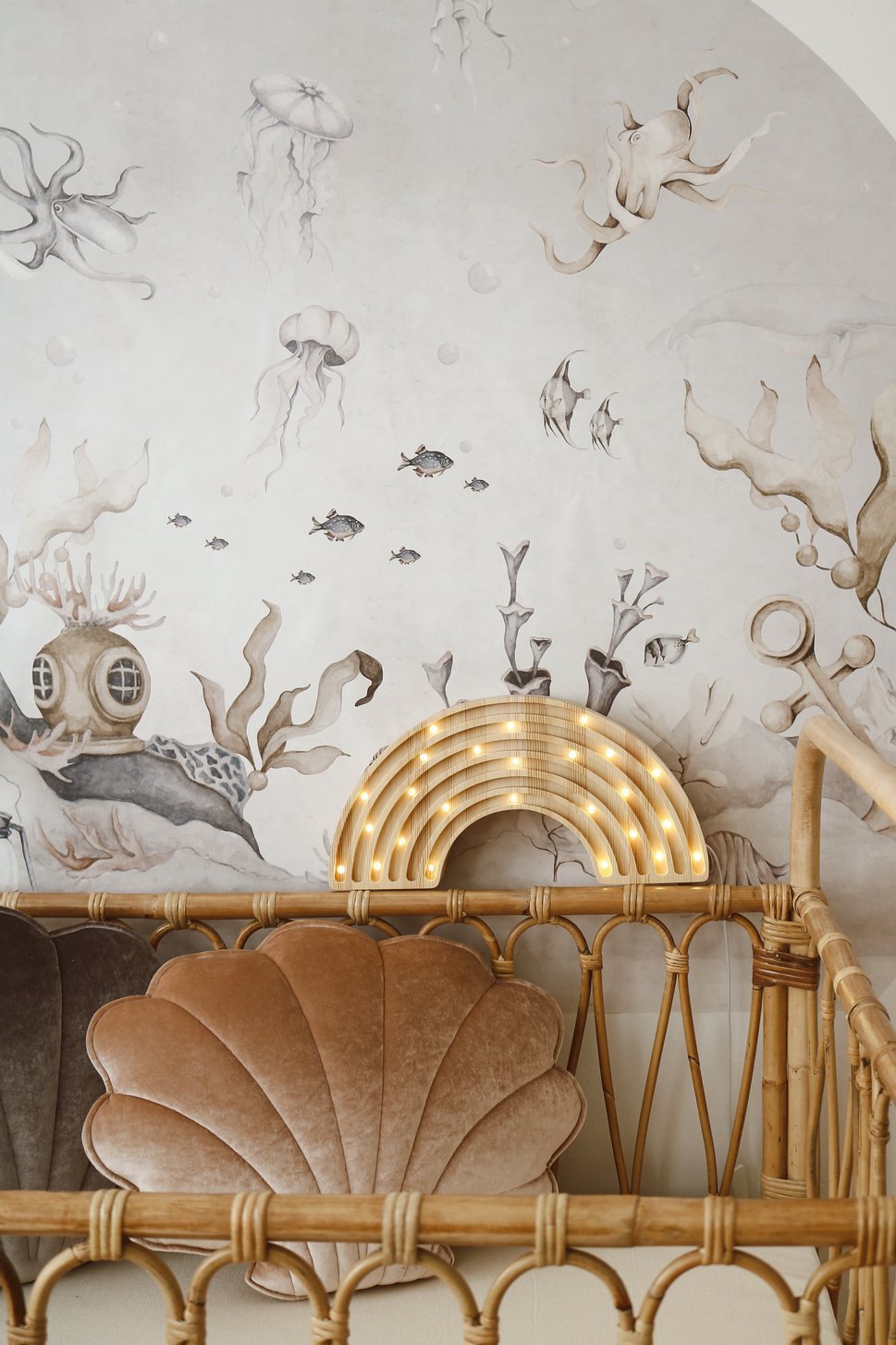 Fluwelen schelpkussen - beige pearl image 6