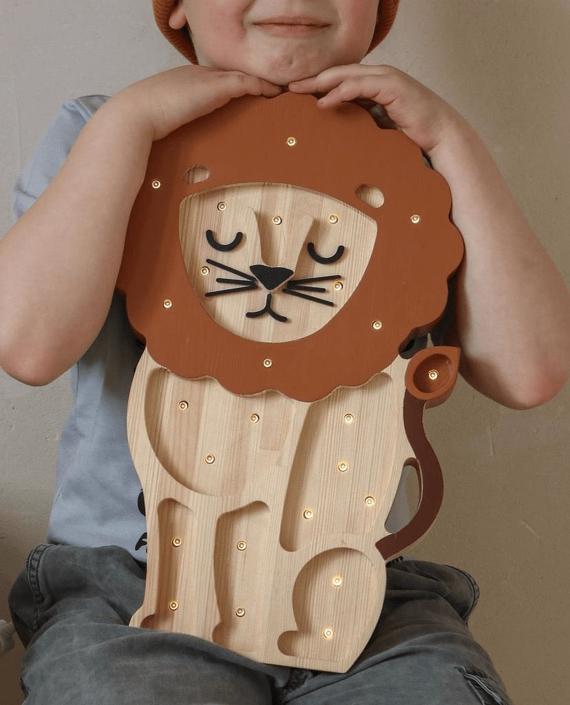 Little Lights Lamp Leeuw  - Serengeti Wood image 3