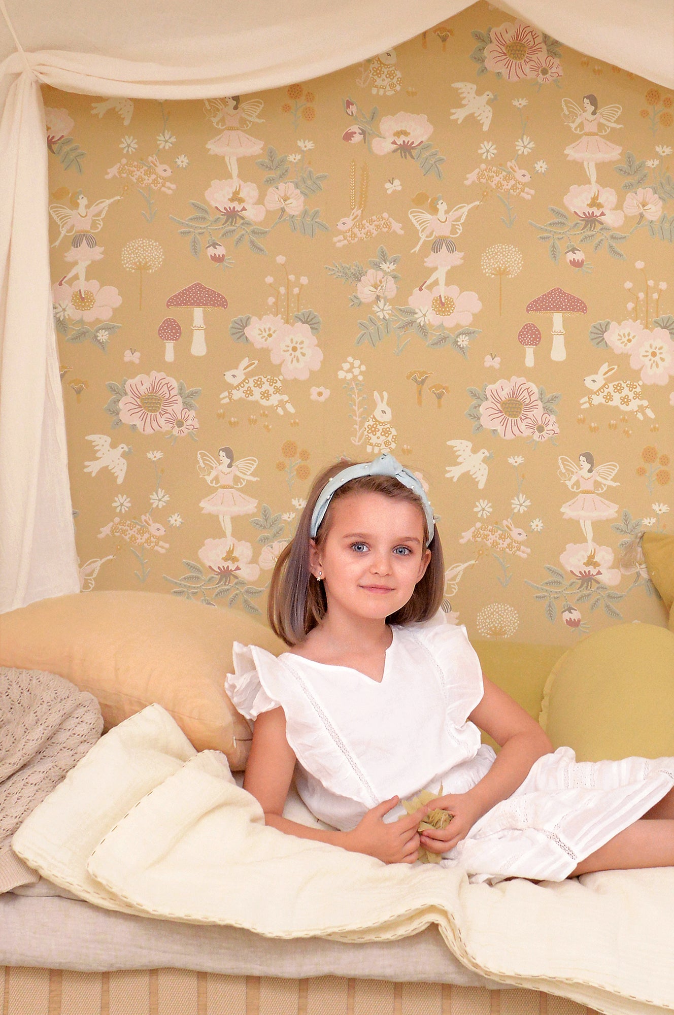 Majvillan Behang - Old Garden - Mellow Yellow image 2