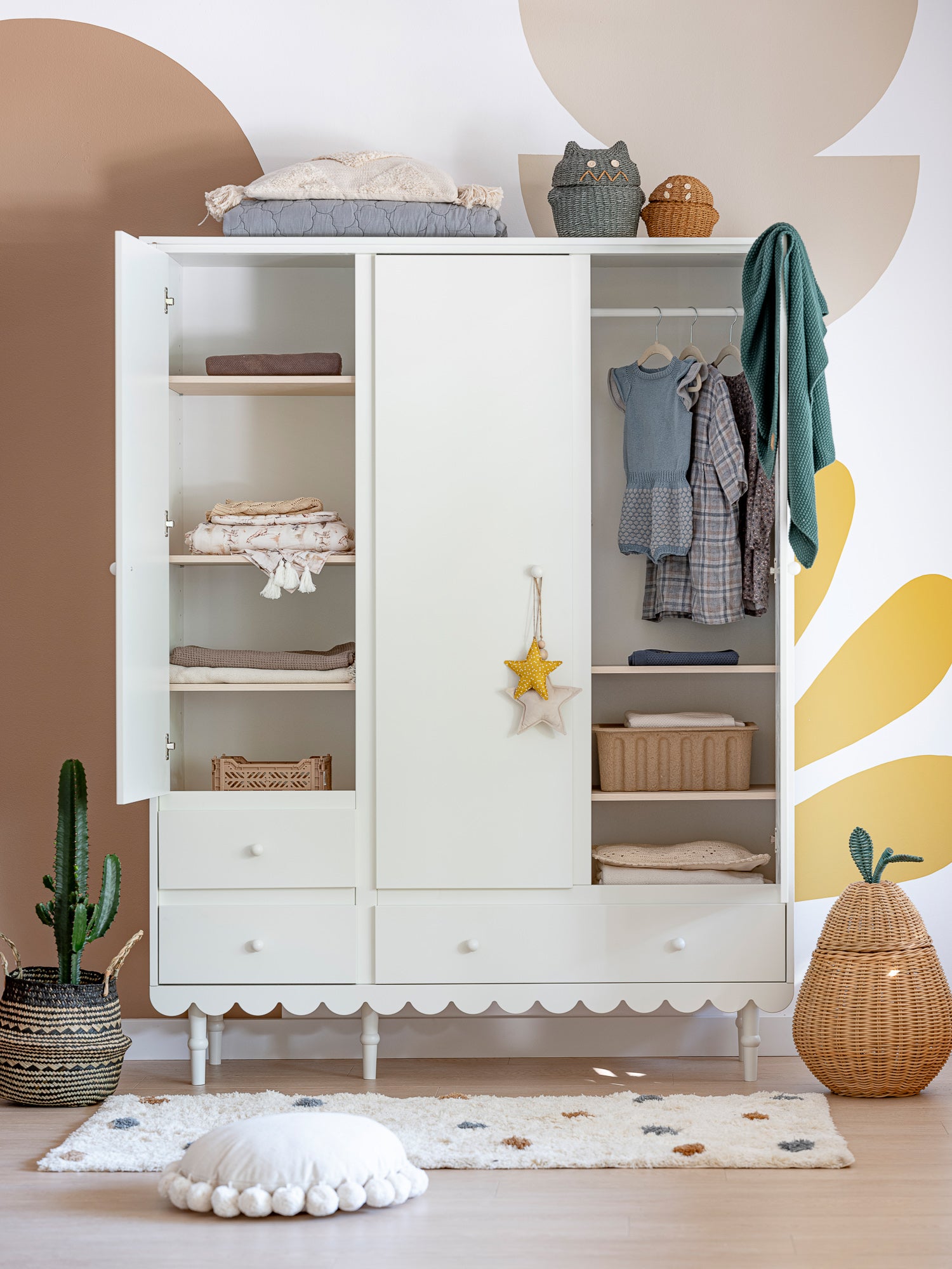 Wood Luck Kledingkast Babushka 3 Deurs - Wit image 1