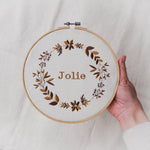 Borduurring met naam - bloemenkrans image 3