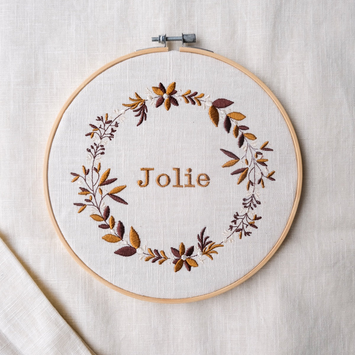 Borduurring met naam - bloemenkrans image 0