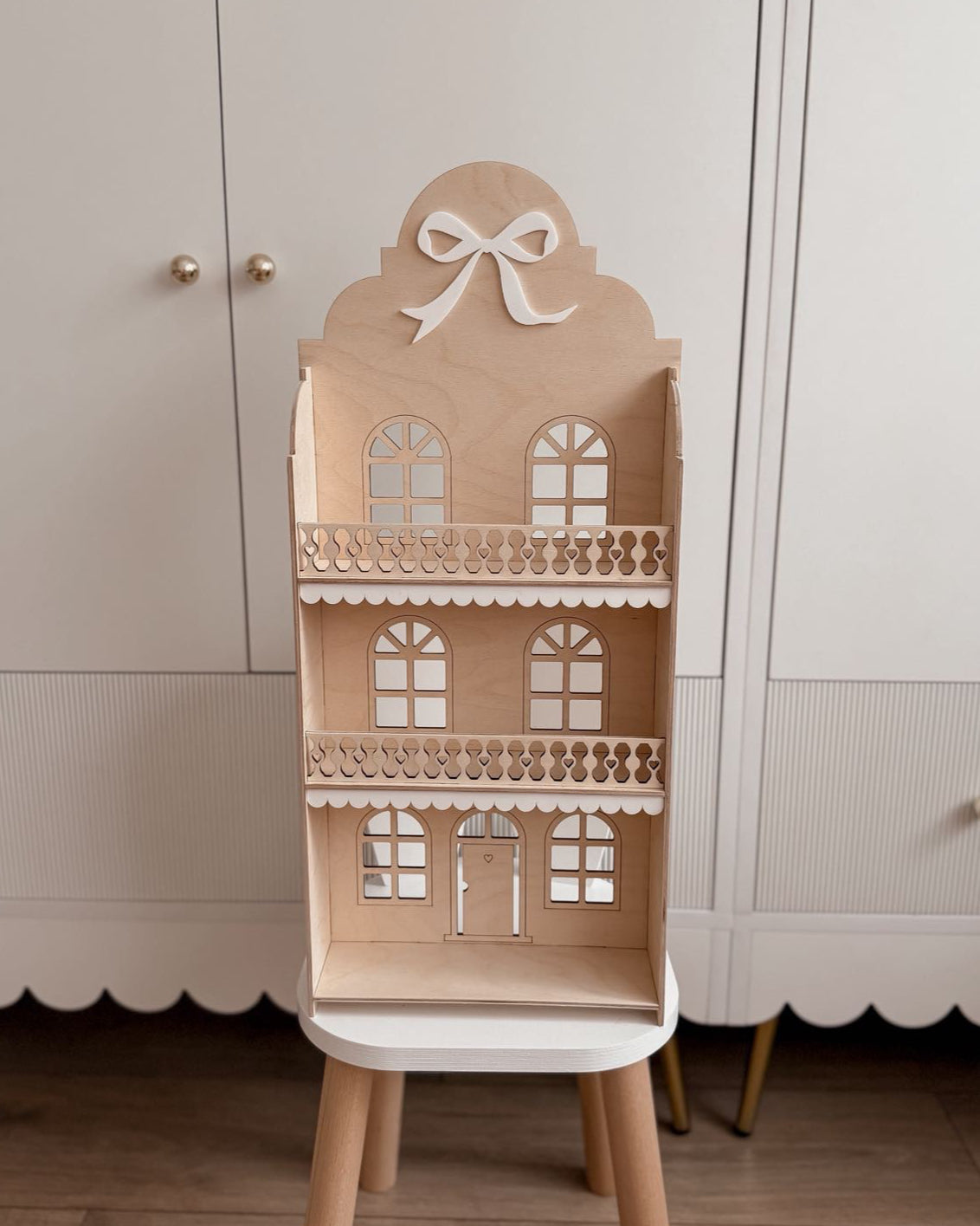 Houten Poppenhuis - Strikje image 1