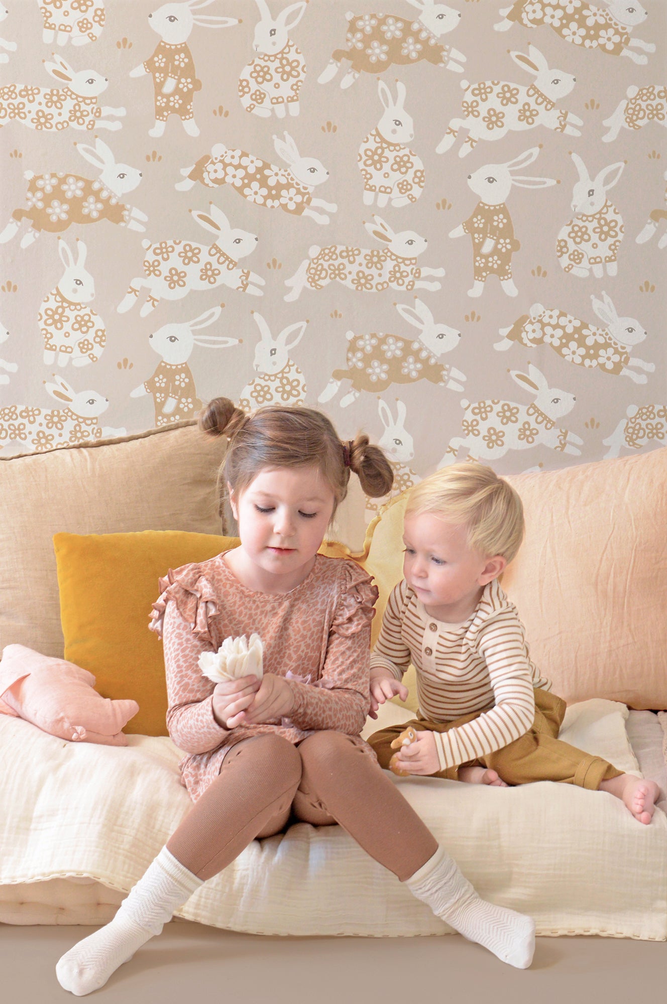 Majvillan Behang - Garden Party - Sandy Grey image 3