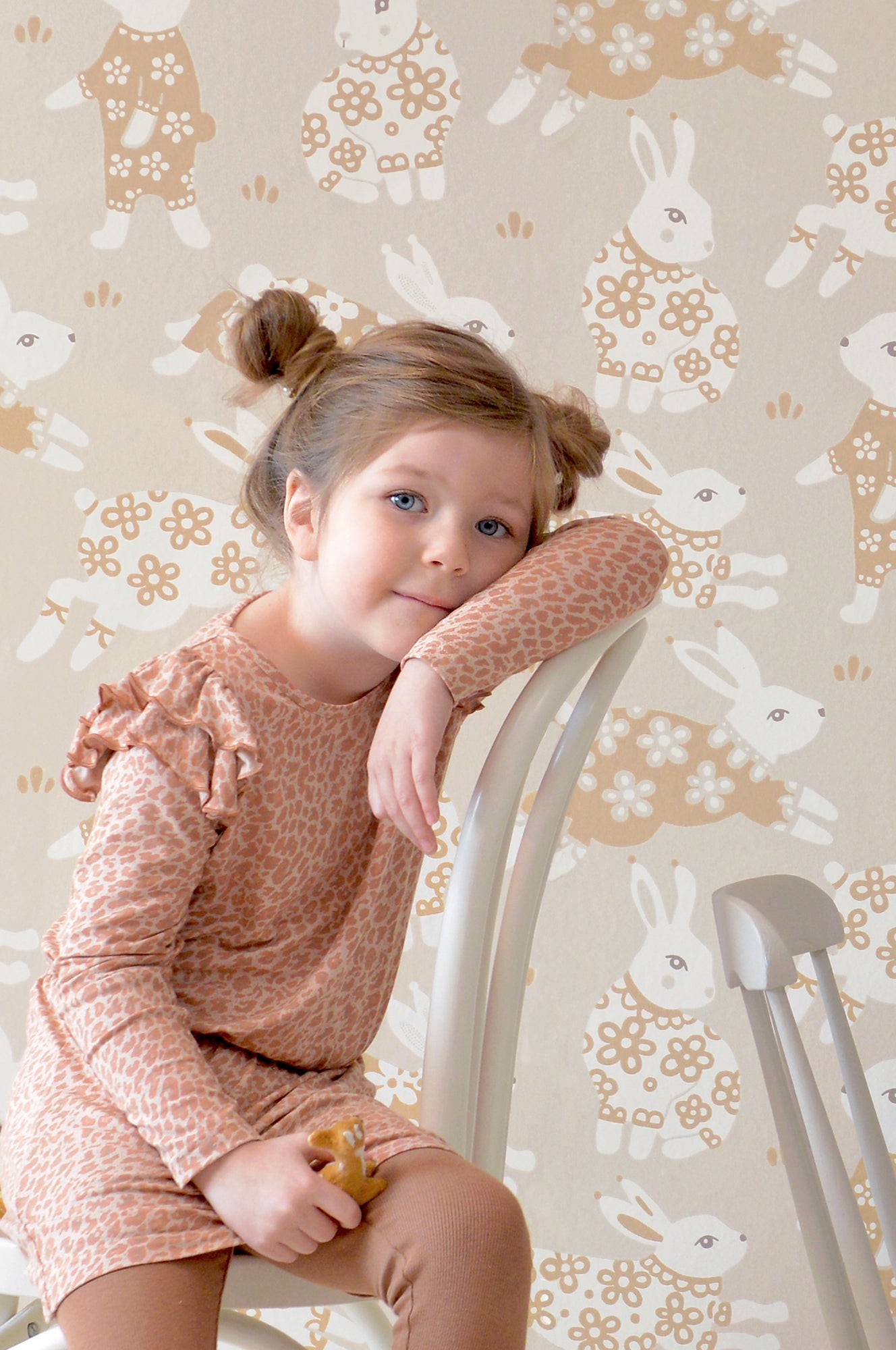 Majvillan Behang - Garden Party - Sandy Grey image 5