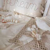 Houten Letter met Droogbloemen image 2