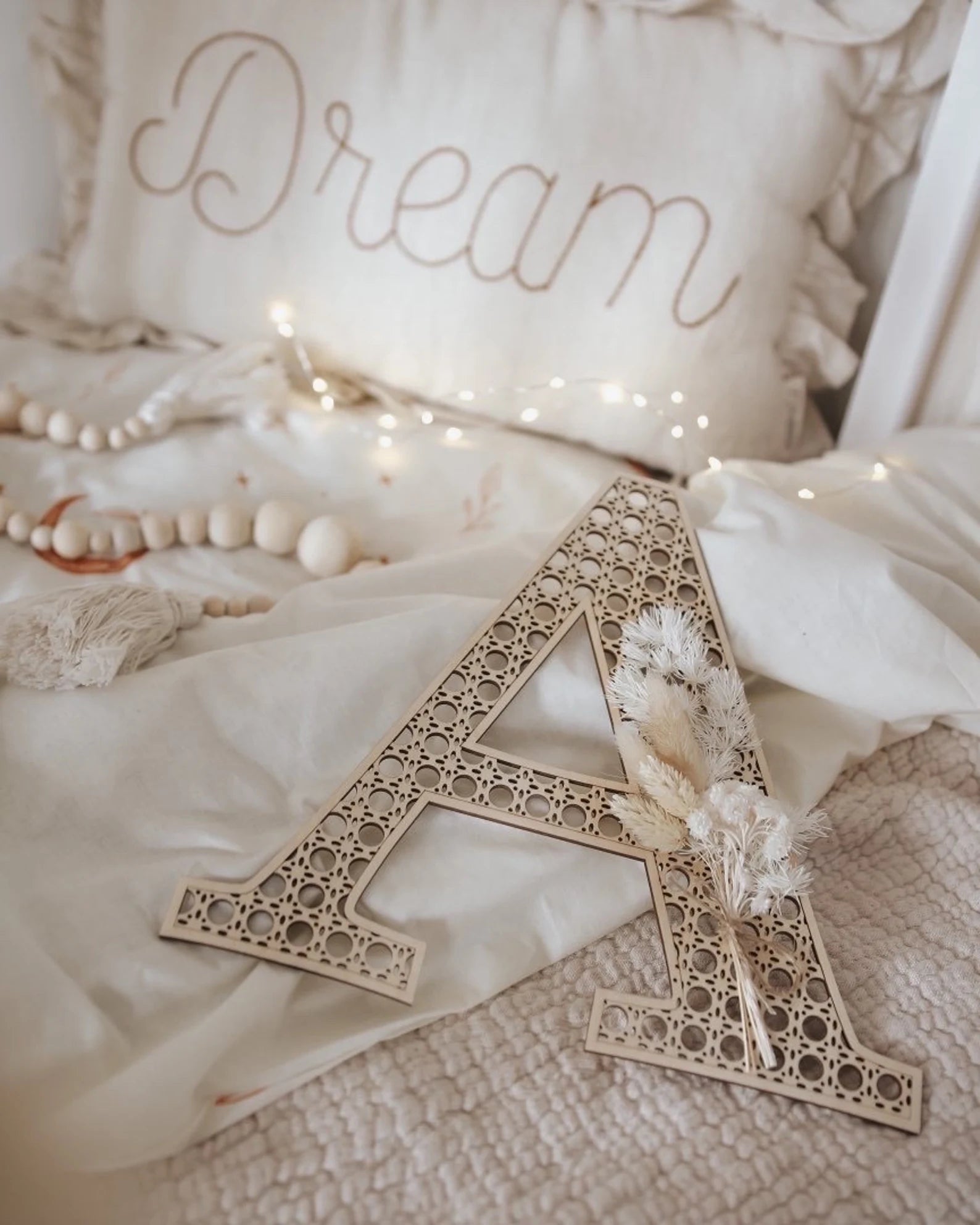 Houten Letter met Droogbloemen image 2