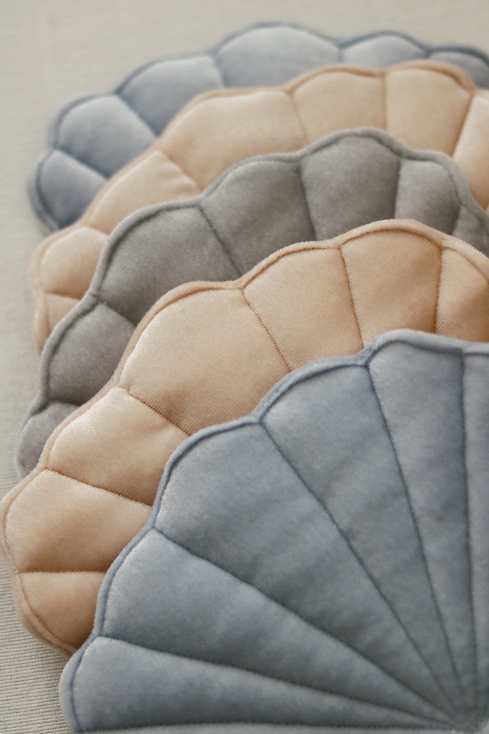 Fluwelen slinger met schelpen - blue pearl image 3