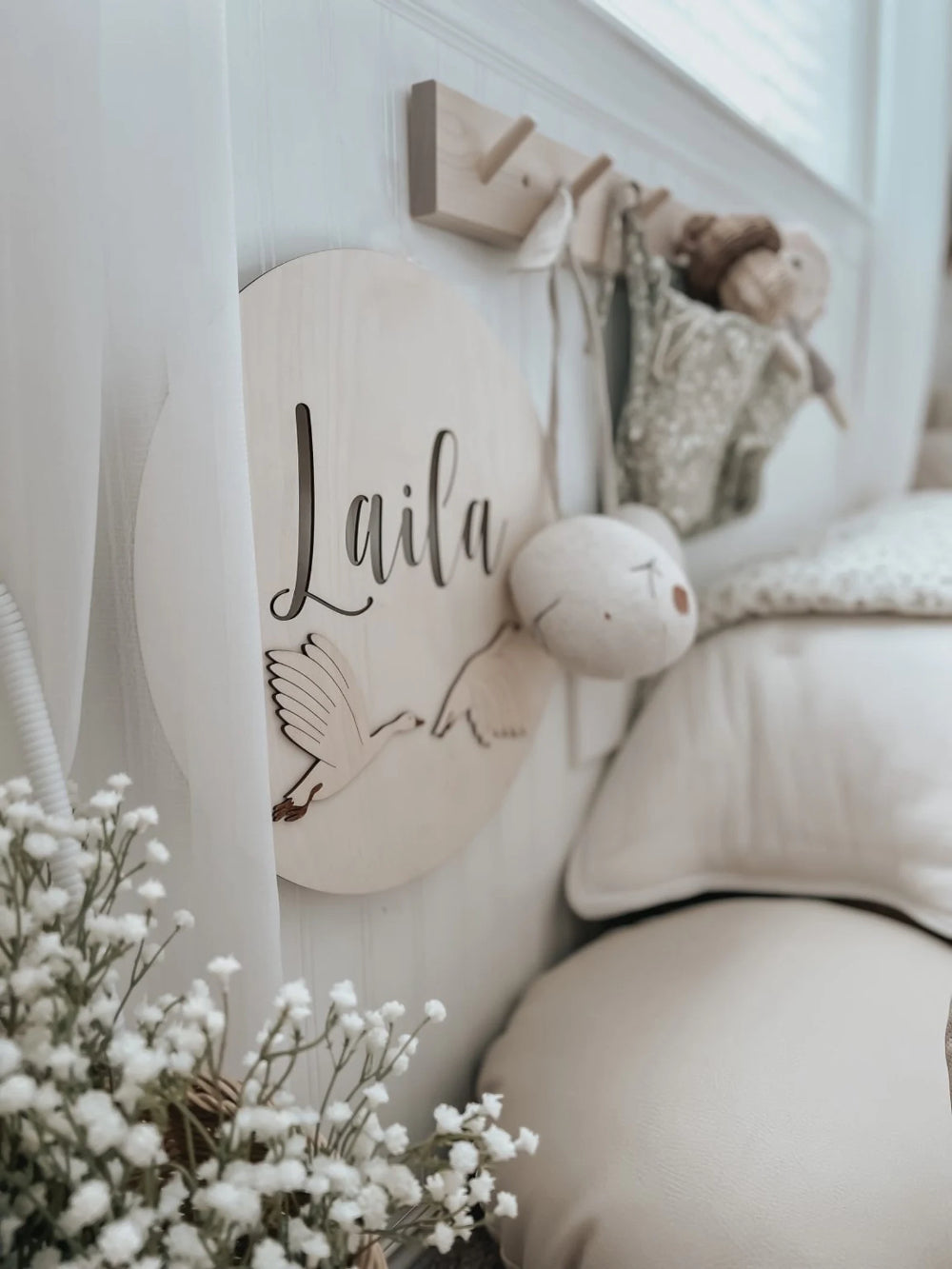 Houten Wandlamp met Ganzen en Naam image 1