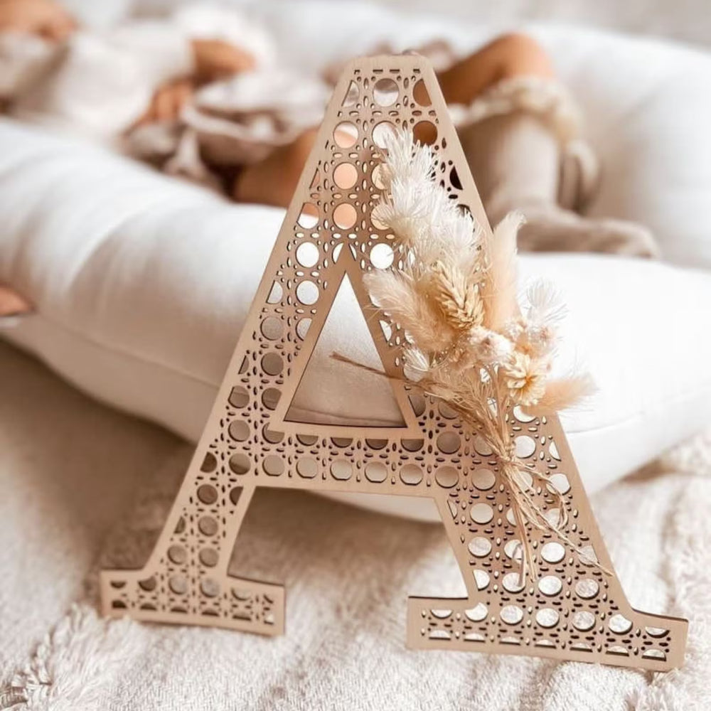 Houten Letter met Droogbloemen image 0