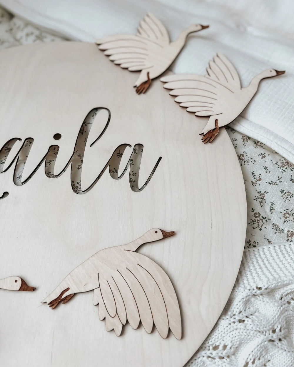 Houten Wandlamp met Ganzen en Naam image 2