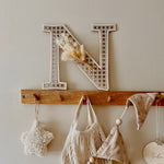 Houten Letter met Droogbloemen image 1