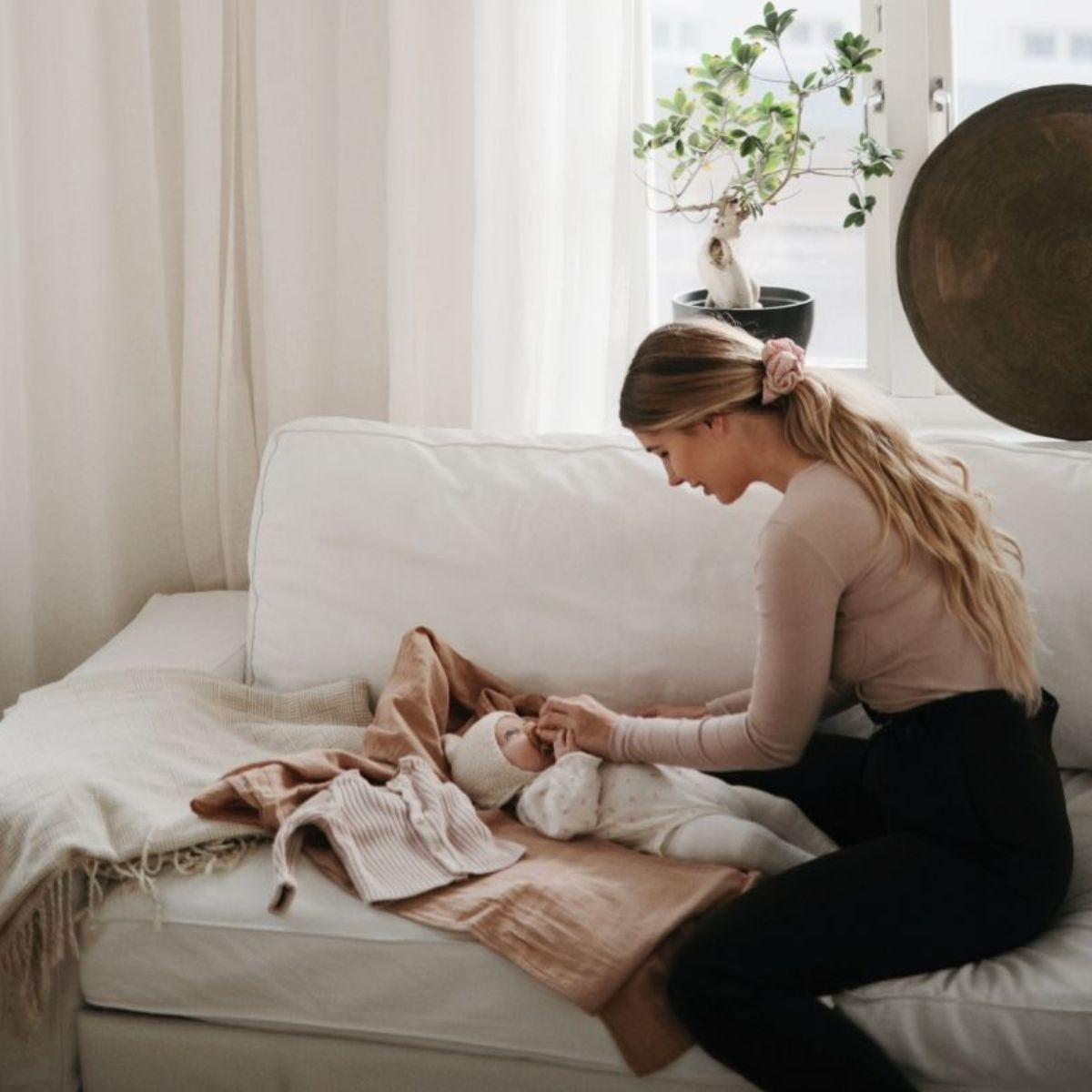 Mushie Swaddle - Natural - 120x120cm image 4