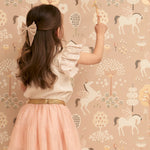 Majvillan Behang - True Unicorns - Old Pink image 3