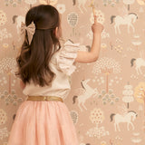 Majvillan Behang - True Unicorns - Old Pink image 3