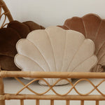 Fluwelen schelpkussen - cream pearl image 1