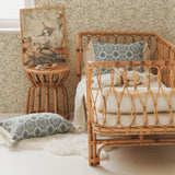 Dekornik Behang - Dreamy Lilies Bush - Bloemen Beige