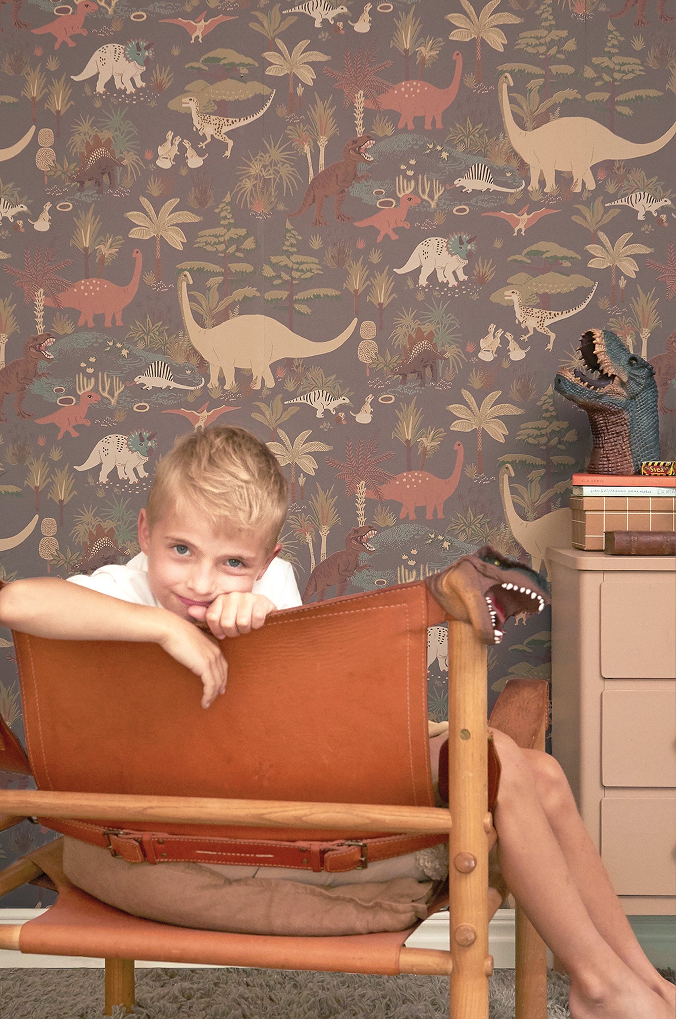 Majvillan Behang - Dinosaur Vibes - Evening Grey image 0