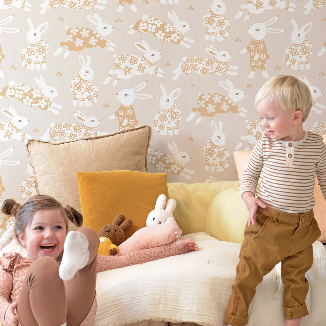 Majvillan Behang - Garden Party - Sandy Grey image 0