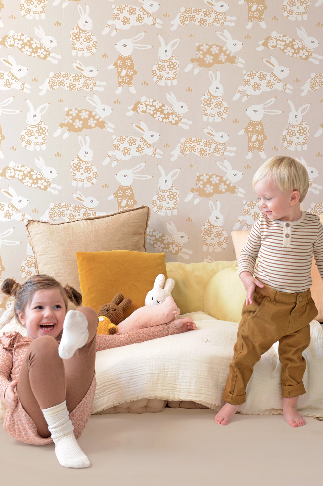 Majvillan Behang - Garden Party - Sandy Grey image 0