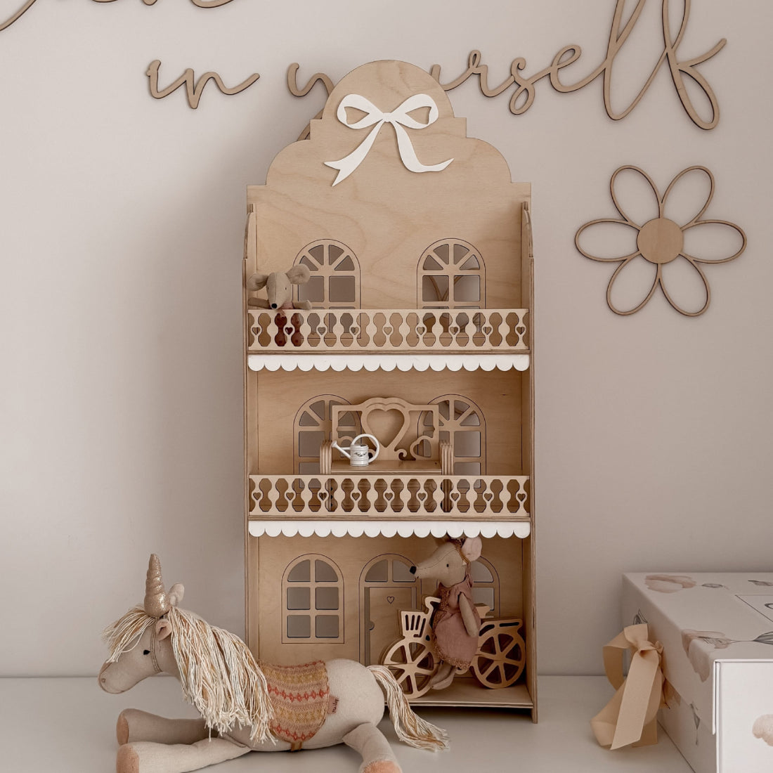 Houten Poppenhuis - Strikje image 0