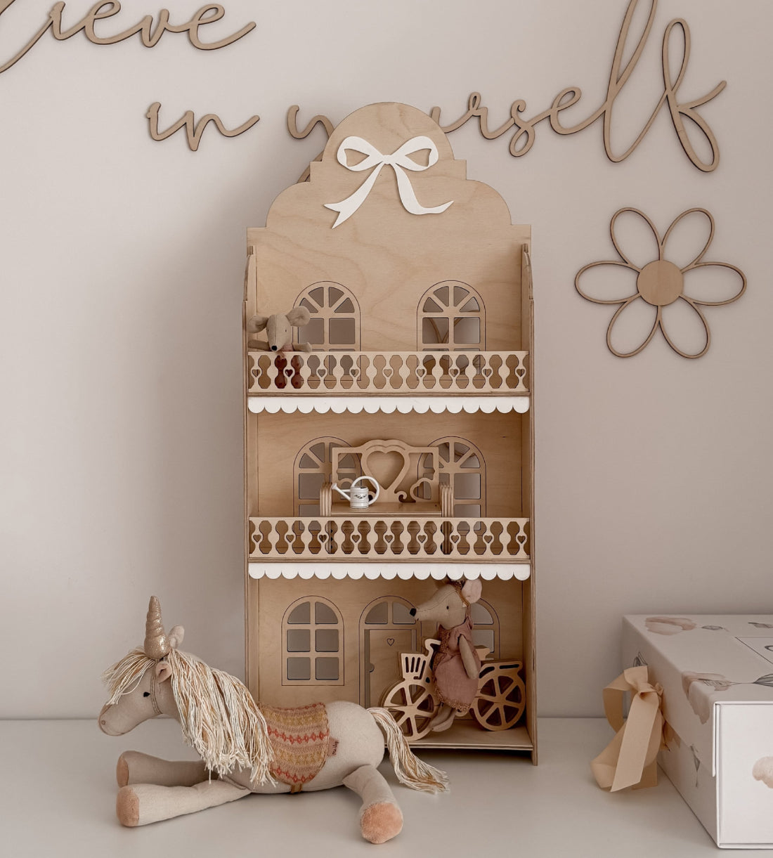 Houten Poppenhuis - Strikje image 0