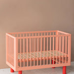 KARL & FRIC Ledikant Nox - Roze met rode poten - 60x120cm image 2