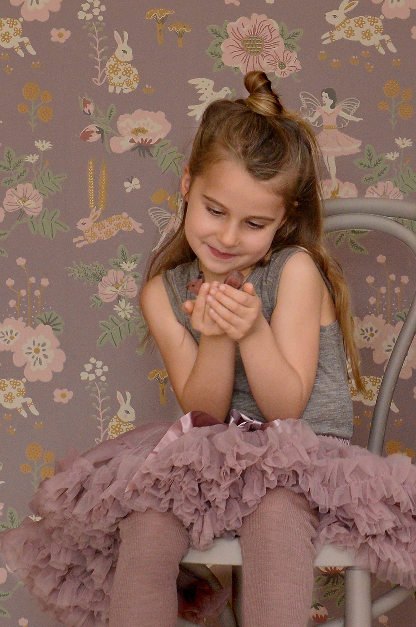 Majvillan Behang - Old Garden - Plum image 4