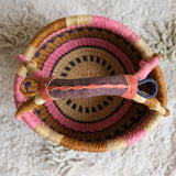 Ronde gevlochten mand - Olifantsgras - donkerblauw, roze, bruin image 1