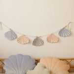 Fluwelen schelpkussen - blue pearl image 3