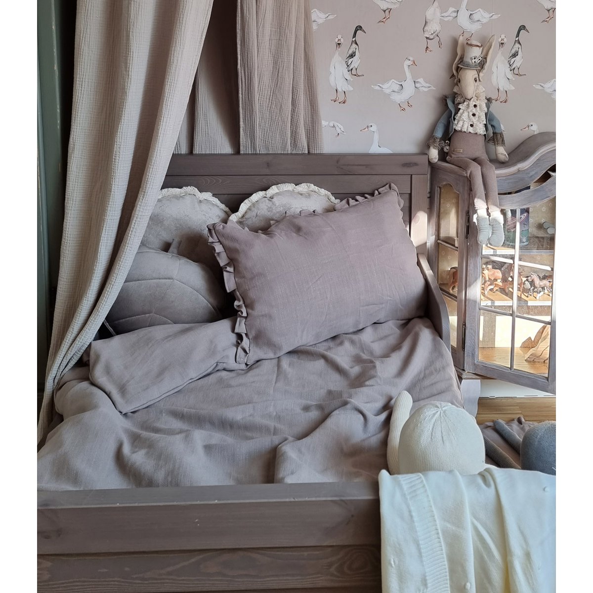 Bedhemel Pompons - Sepia image 2