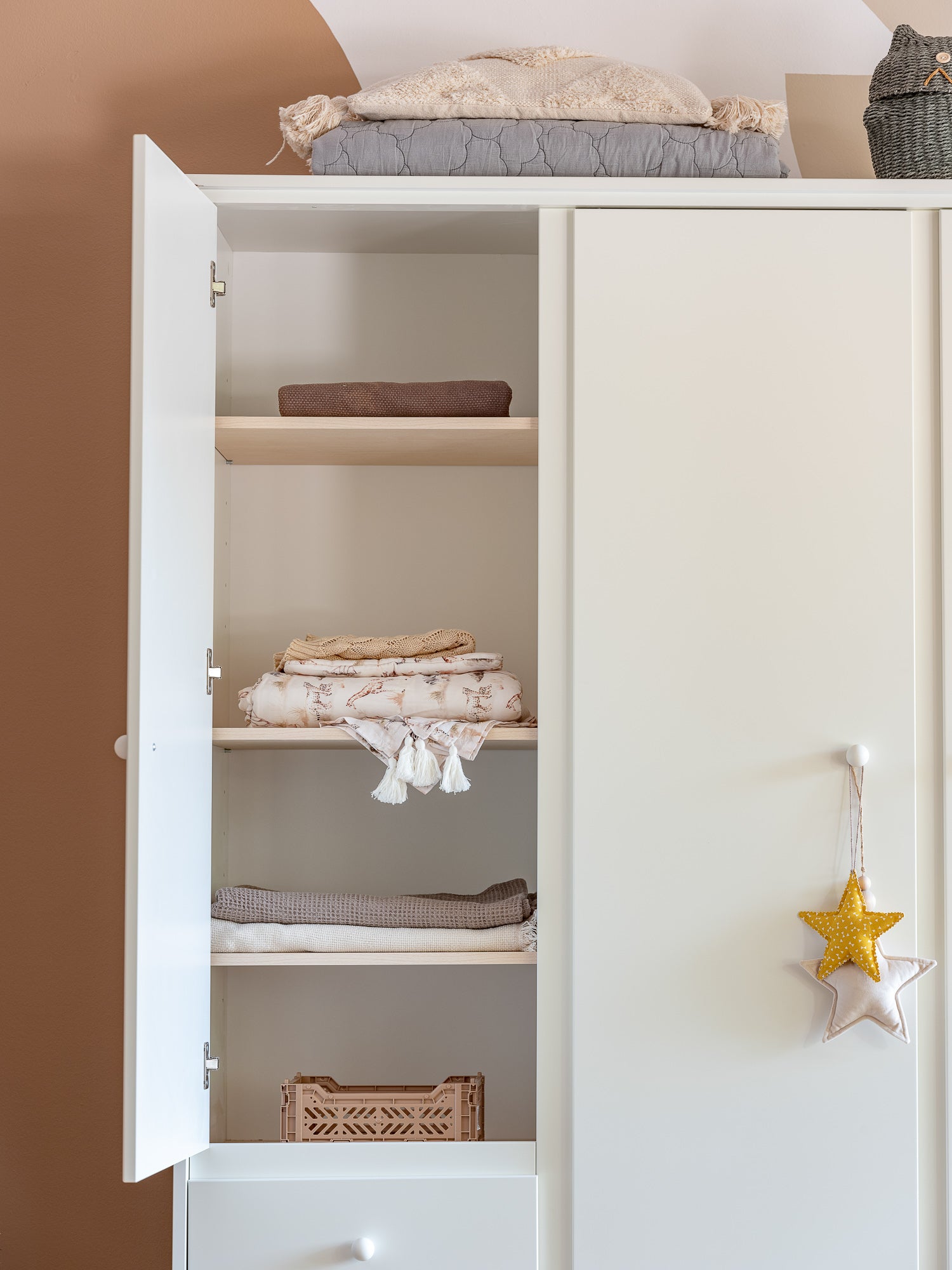 Wood Luck Kledingkast Babushka 3 Deurs - Wit image 4