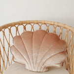 Fluwelen schelpkussen - beige pearl image 0