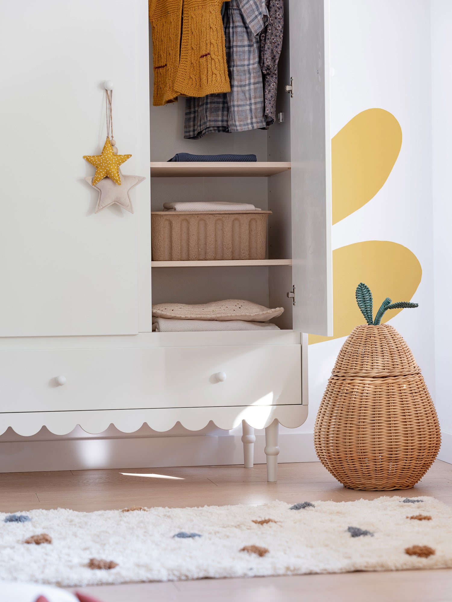 Wood Luck Kledingkast Babushka 3 Deurs - Wit image 3