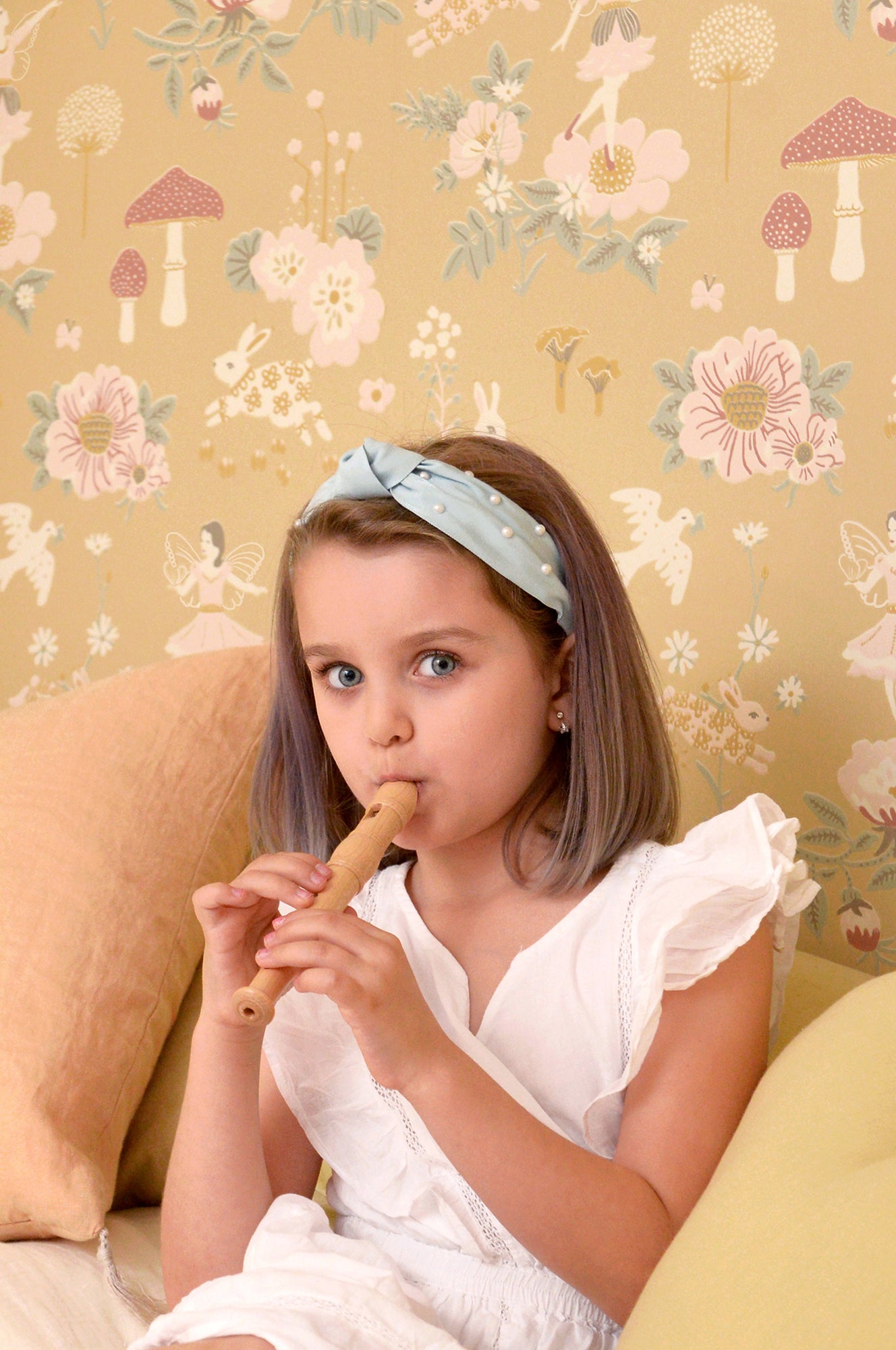 Majvillan Behang - Old Garden - Mellow Yellow image 5