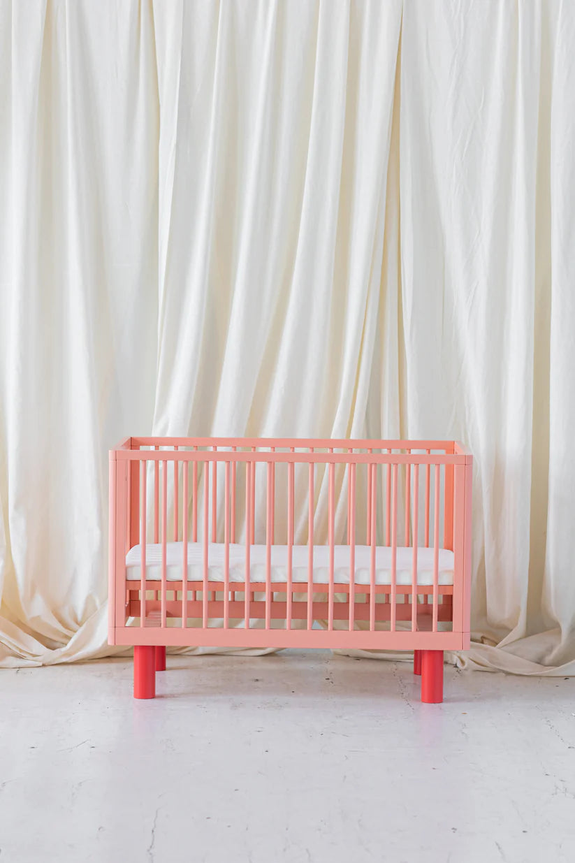 KARL & FRIC Ledikant Nox - Roze met rode poten - 60x120cm image 6