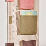 OYOY Living Design - Groeimeter Met Opbergvakken - Saga - Beige - Roze